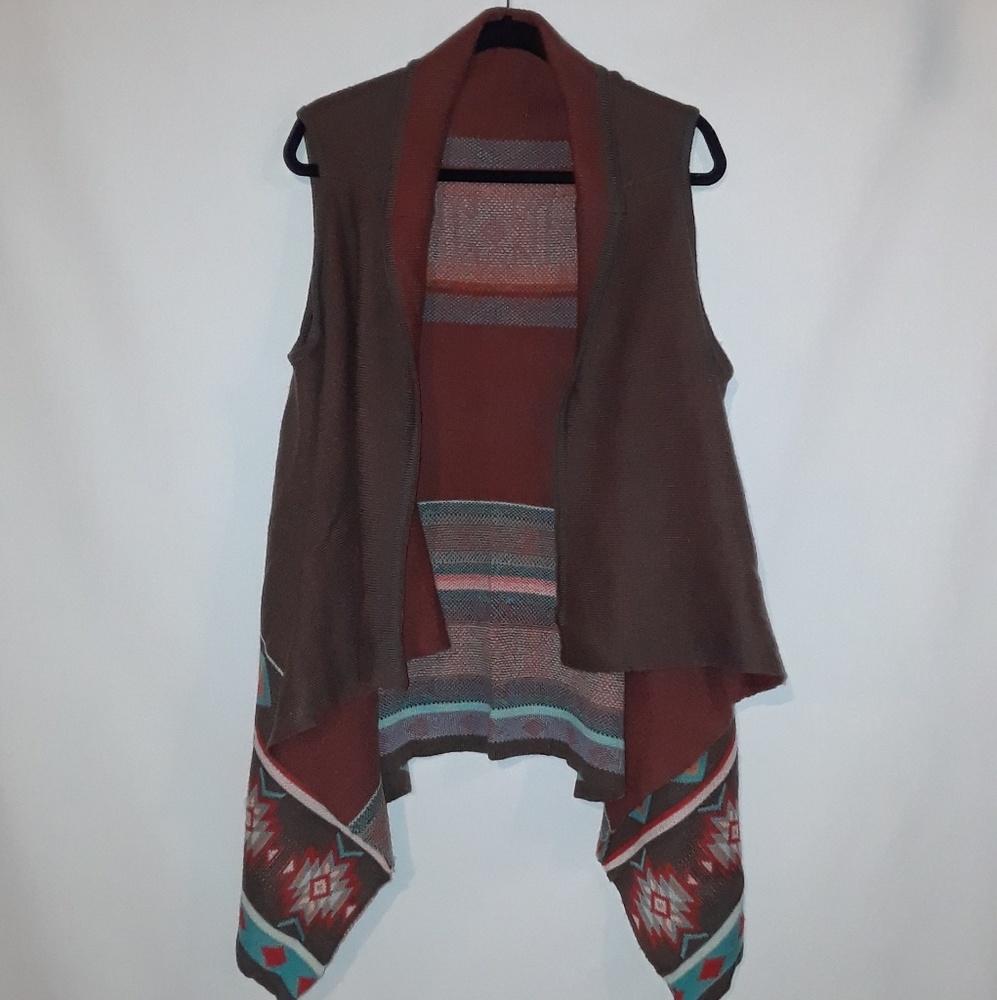 Sleeveless flowing tribal cardigan